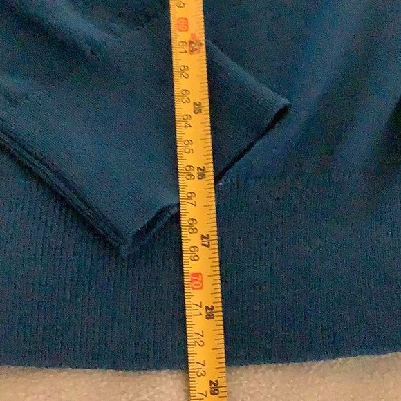 NWT men’s St. John’s Bay Large super soft Teal sweater. 60% cotton, 40% poly. - Picture 7 of 9